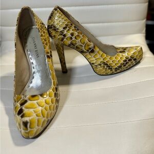 Gianni Bini Yellow Snakeskin Heels size 8